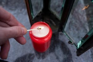 Grablicht1 center top