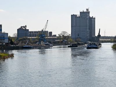 Hervest Kanal WeselDatteln Industriehafen Stadt Dorsten April2021 E Guido Bludau center top