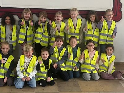 Warnwesten1 center top