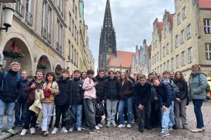 Austauschgruppe in Muenster am 4.12.25 center top