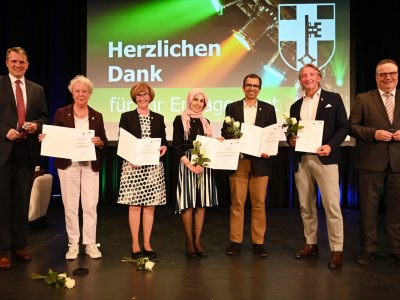 Ehrung fuer herausragendes Engagement center top