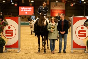 DSC04310 2 center top