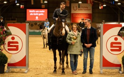 DSC04310 2 center top