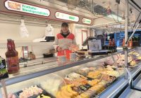 Peter Holoubek center top