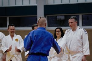 uebergabe min center top