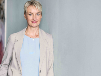 5110 Regina center top