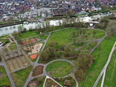 Altstadt Drohne Buergerpark Maria Lindenhof Blick Kanal Maerz2024 FotoBludau B center top