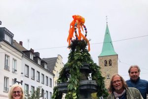 Osterbrunnen020426hoch center top