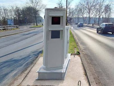 tempomessgeraet center top