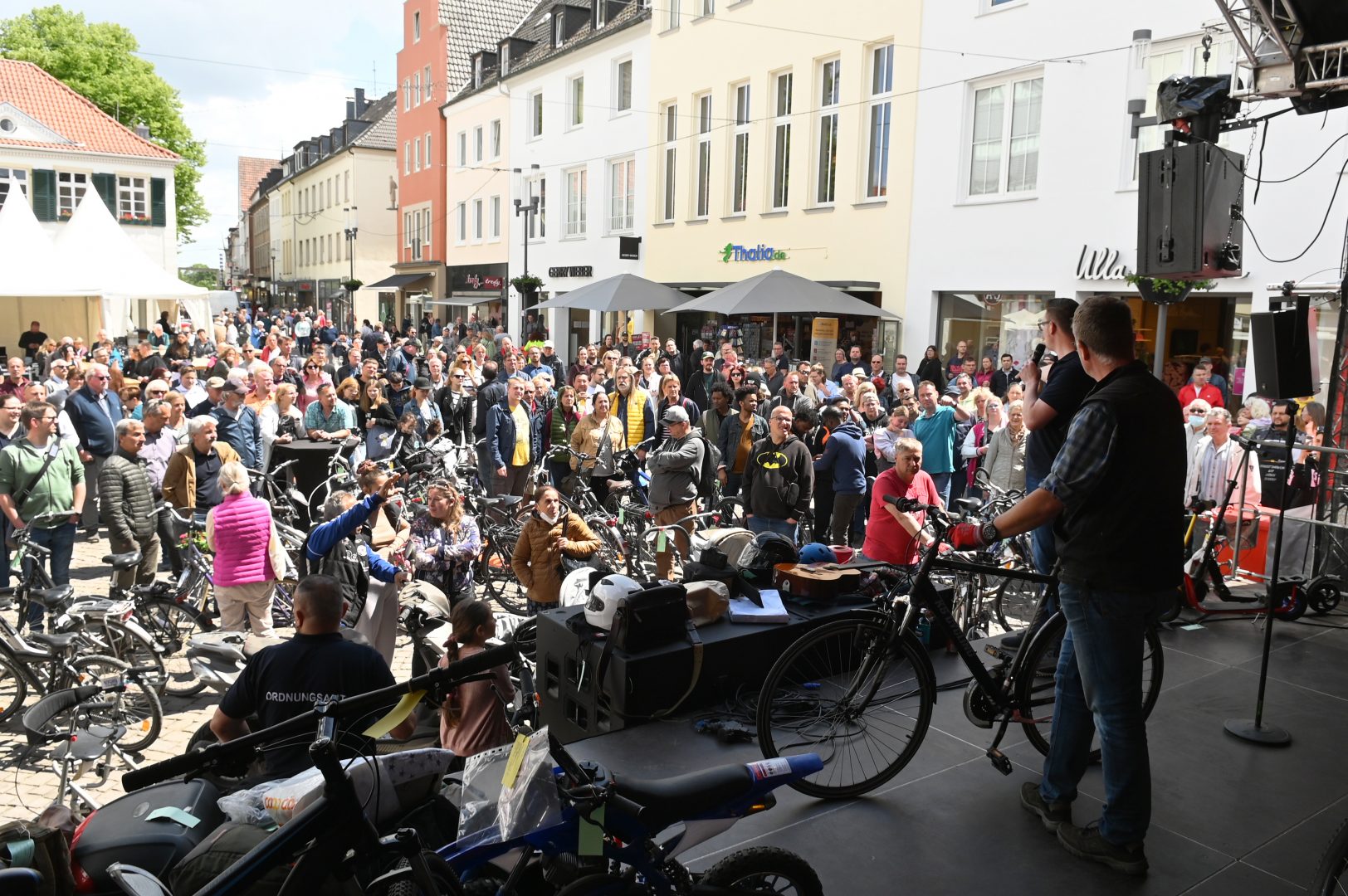 Alstadt Fundsachenversteigerung Altstadtfest Stadt Dorsten 28 05 2022 FotoBludau C