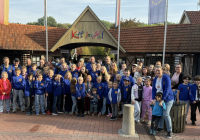 Gruppenfoto center top