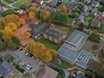 Lembeck Grundschule DonBosco Hallenbad Weissdornweg VonOben Nov2023 FotoBludau B center top